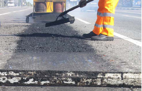 В Оренбурге ремонтируют дороги